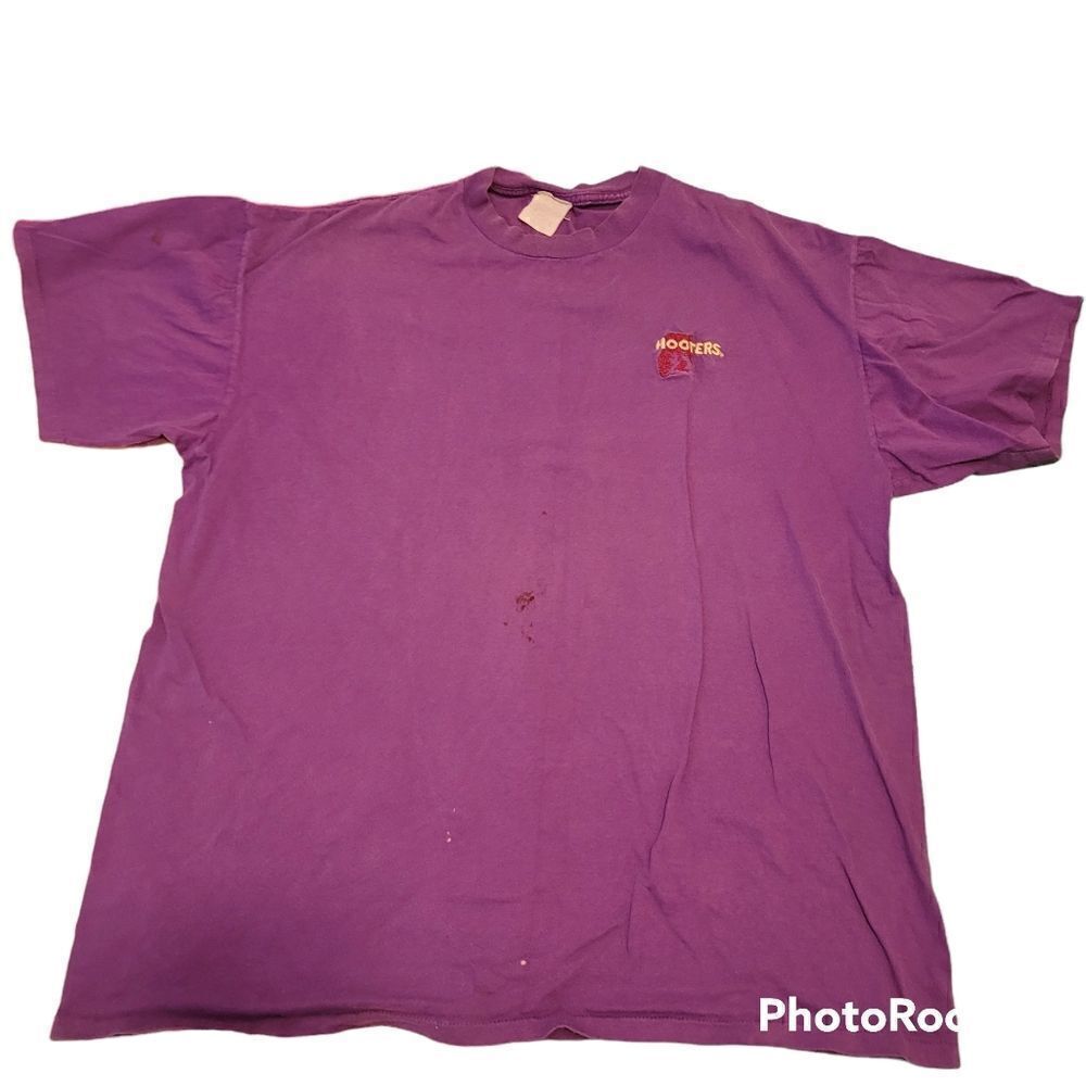 Vintage 90s Hooters purple tee tshirt top